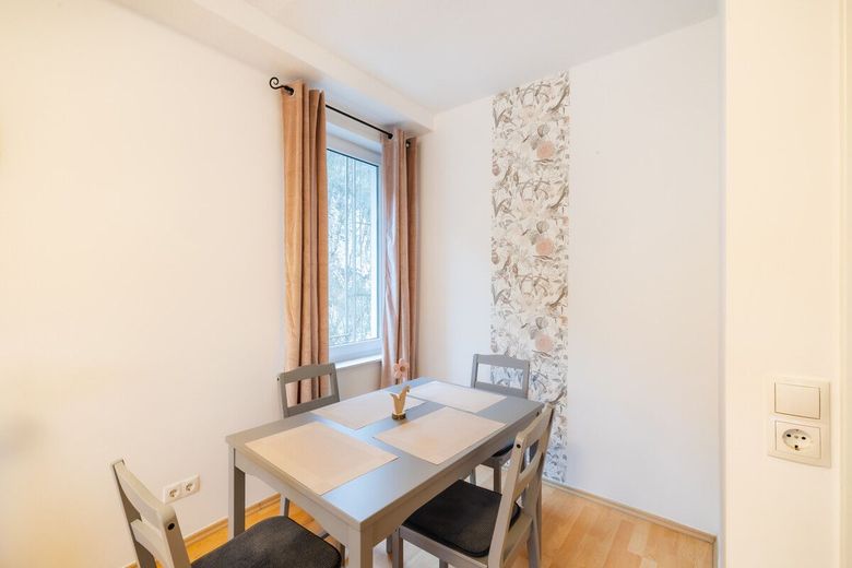 Wohn- und Geschäftshaus in Altwied: 8 Wohnungen, Gewerbe und viel Entwicklungspotenzial – Esszimmer Wohnung II