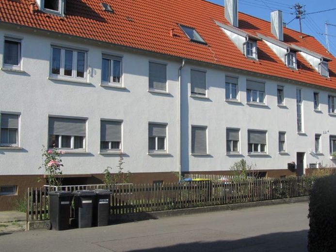 „Attraktive Kapitalanlage: Modernisierte DG-Wohnung mit großem Balkon & nachhaltiger Technik“ – Fotoğraf 1