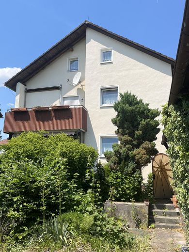 Provisionsfrei: Gepflegtes Zweifamilienhaus mit Garten & Garage in guter Wohnlage von Weiden – Garten / Südseite