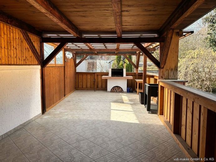 Reihenmittelhaus in zentraler Lage von Naila bietet ein großzügiges Zuhause – VUB0002349-11