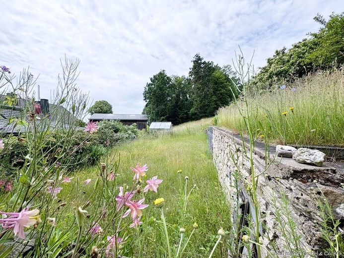 Familienfreundliches Zuhause mit Balkon, Terrasse und vier Garagen in Neuenreuth – VUB0002459-18