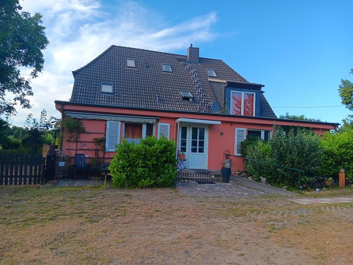 Haus am See Residenz oder Rendite – Vorderansicht