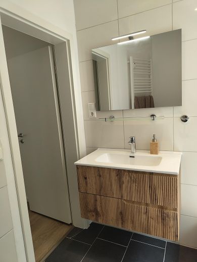 Möblierte 2-Zimmer-Wohnung | Erstbezug nach Kernsanierung | Osnabrück-Kalkhügel – Badezimmer