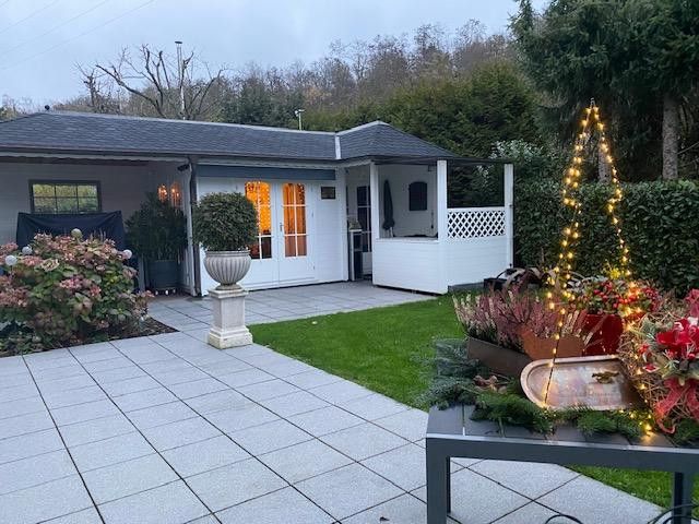Saarbrücken! Luksusowy dom przy lesie, a jednak w mieście – spokojna, prestiżowa lokalizacja, wszechstronne możliwości wykorzystania – GartenTerrasse