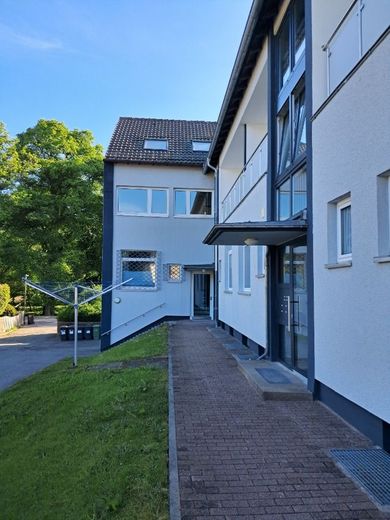 3-Zimmer-Mietwohnung in Holzminden/Neuhaus zu vermieten - Komplett renoviert/teilsaniert in 2025 – Am Wildenkiel 2, Neuhaus
