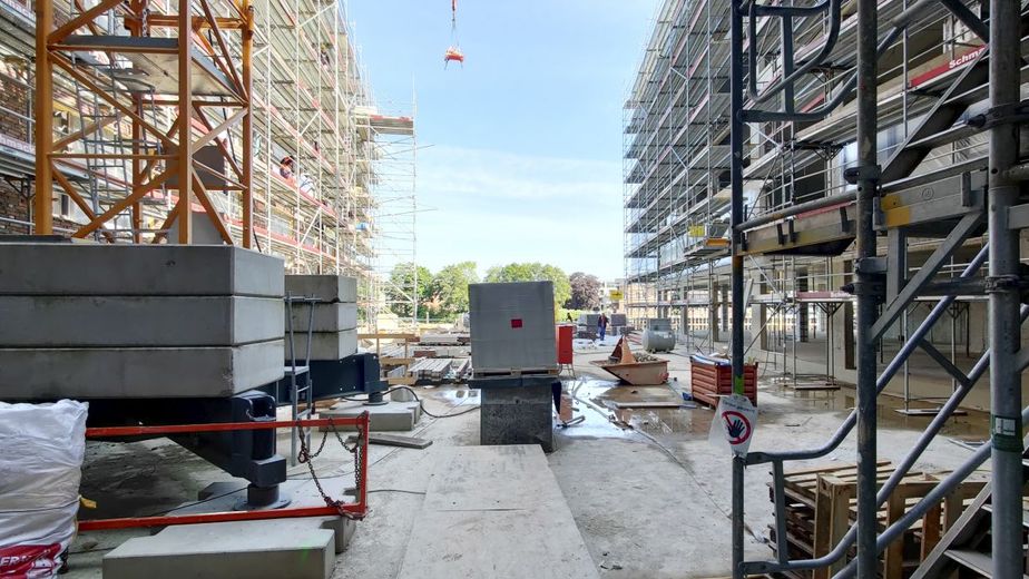 U-Hof3_EG_Gewerbefläche_410m2_Blick-Innenhof_Wasser