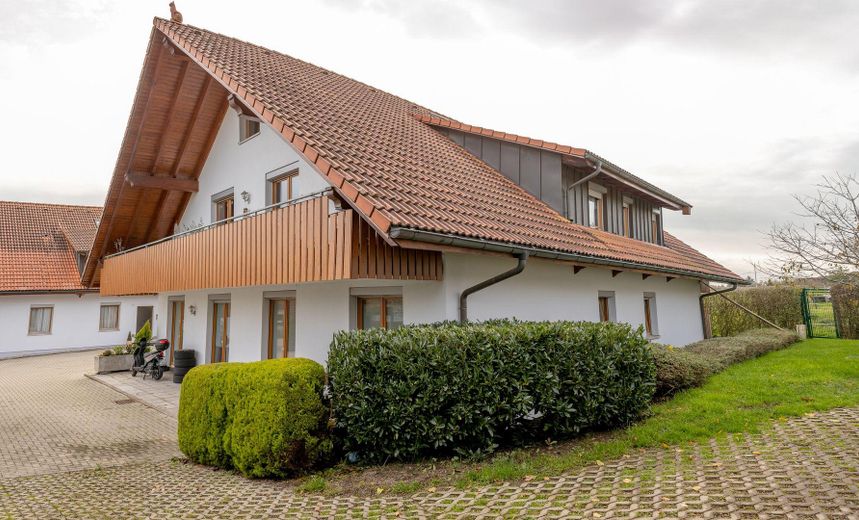 Appartement calme de 3 pièces avec cuisine équipée et balcon à Harpolingen/Bad Säckingen – Photo 2