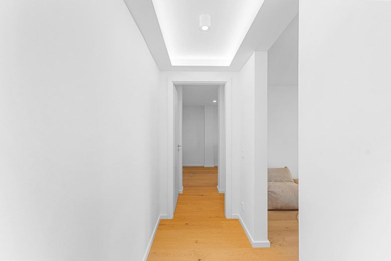 Completamente ristrutturato dall’architetto | 2 locali · Loggia · cucina componibile inclusa | senza provvigione – Diele
