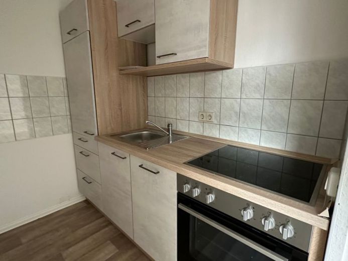 Mit dem Aufzug ins 4. OG  - mit Schlafnische  -Neue  EBK* !!! – Foto 1