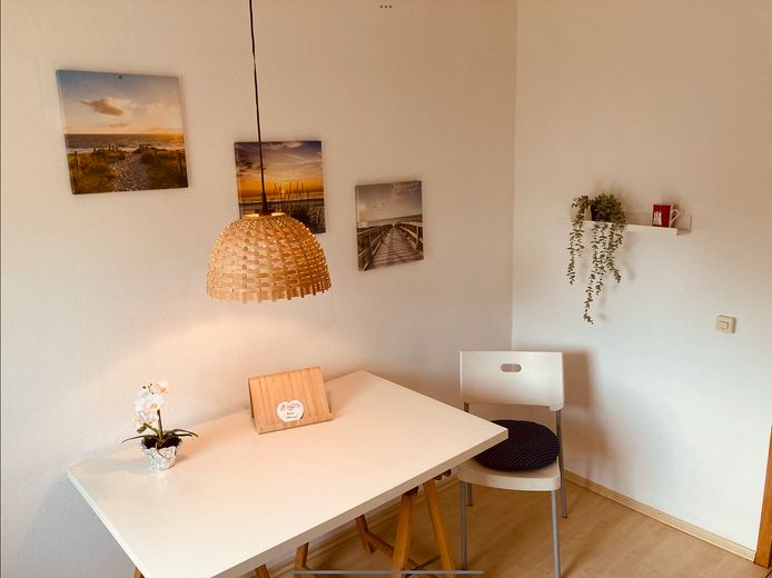 = AB SOFORT FREI = SCHÖNE, RUHIGE UND MÖBLIERTE ZIMMER in Hamburg Nord / Ost – Foto 1