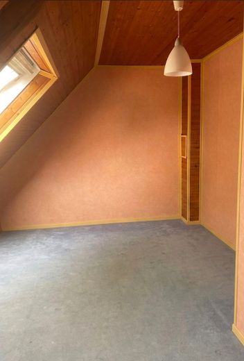 Modernes Einfamilienhaus mit viel Platz und idyllischem Garten, Kaufgrundstück – Schlafzimmer DG