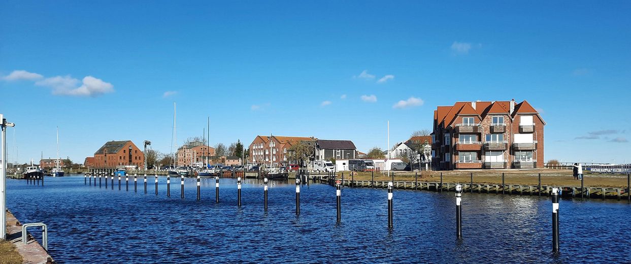 Einzigartige Ferienwohnung mit beidseitigem Ostseeblick-Toplage Orth/Fehmarn-provisionsfrei – Segeleinfahrt zum Hafen