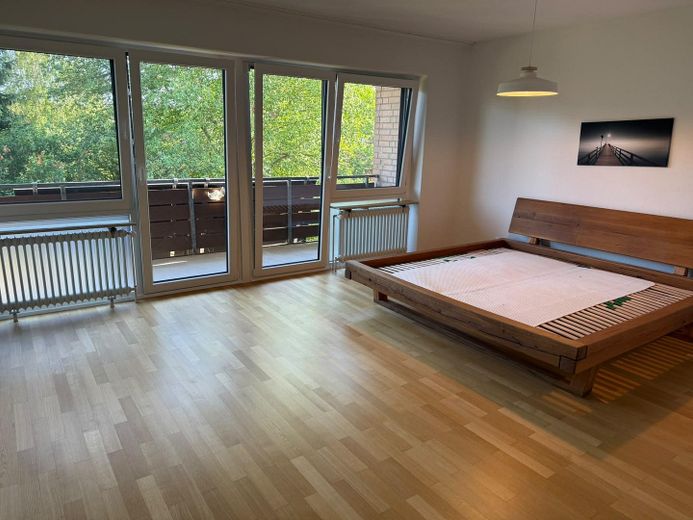 Gerenoveerde eindwoning met kelder en verbouwde zolder – Schlafzimmer