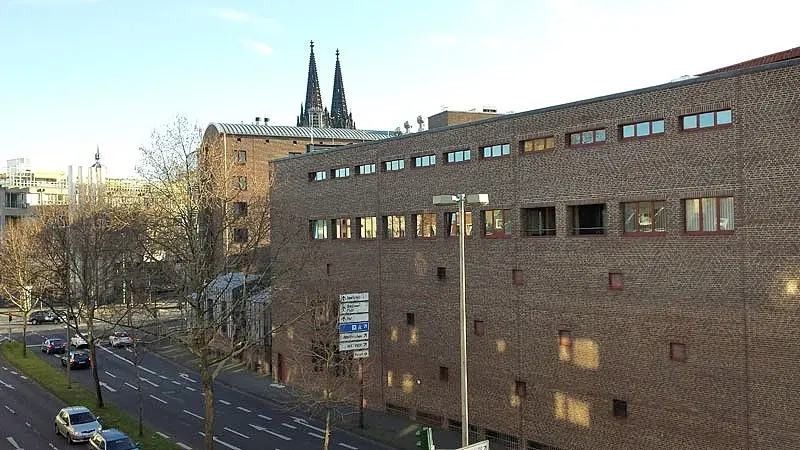 Bright terrace apartment with cathedral views in a central location – Domblick
