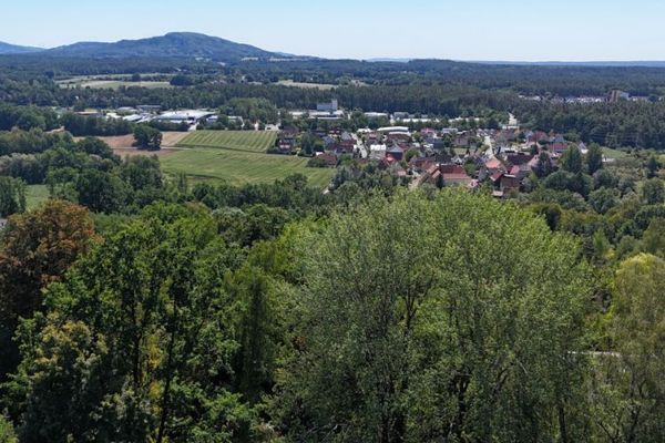 Amplio terreno edificable de 1010 m² en una ubicación privilegiada de Rückersdorf