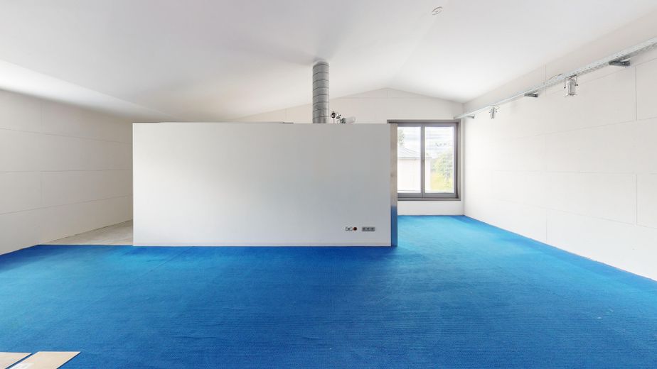 Einzigartig im Umkreis: 278m² Design-Loft-Halle + 100m² Büro-Obergeschoss, genehmigt als Wohnraum – Räume im Obergeschoss