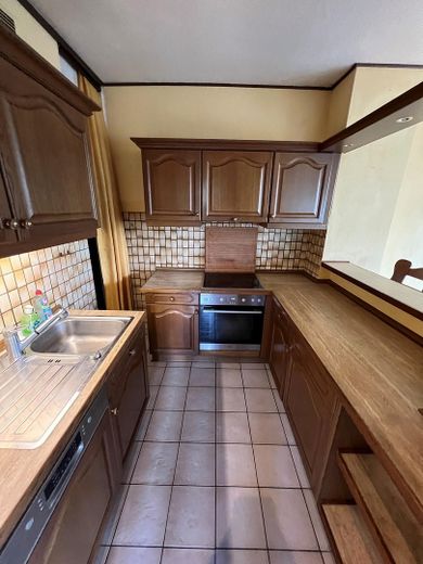 Apartamento de 2 habitaciones disponible para ocupar en el Hansaviertel – Küche_Ansicht 1