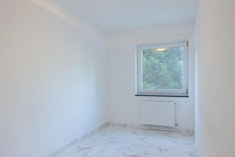 Wie neu: Modernisierte 3-Zimmer-Wohnung mit hochwertiger Küche in ruhiger Lage. – Kinderzimmer / Büro