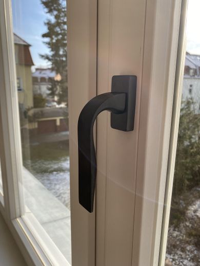 Hochwertige 4-Zimmer-Wohnung in klassischer Stadtvilla  PROVISIONSFREI! Weitere Wohnungen vorh. – Design-Fenstergriff