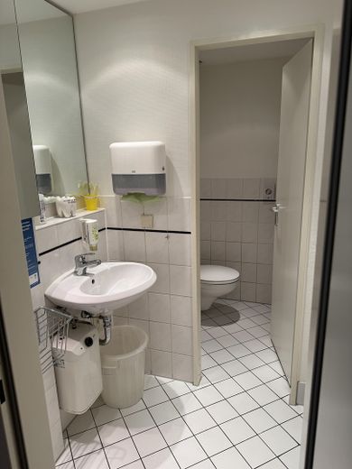 Moderne Praxis- oder Bürofläche in Top-Lage – WC