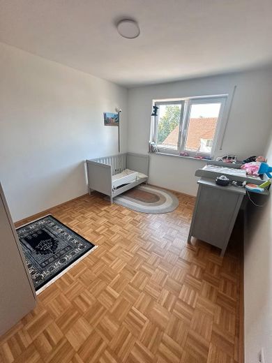 Raumwunder in Bestlage -Stillvolle DHH mit 7 Zimmern & TOP Energieeffizienz A+ – Kinderzimmer 2 