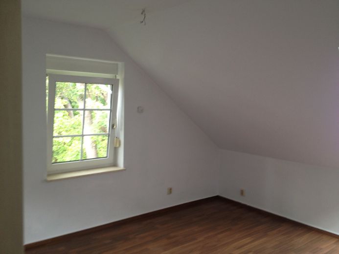 3,5-kamerappartement in loftstijl met balkon, binnenstad Gotha – Schlafen
