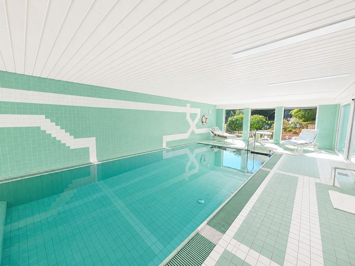 Neustadt Haardt TOP lokalizacja - Przestronny dom jednorodzinny z basenem – Schwimmbad