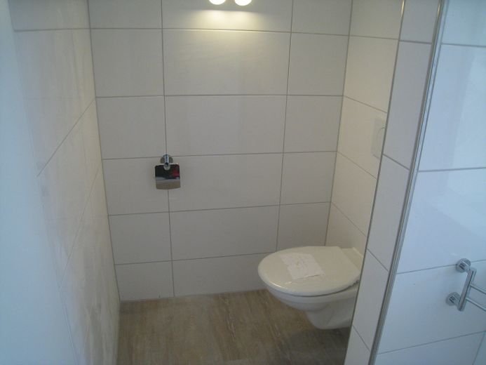 2 Zimmer-Studiowhg. Lahr. Bauj.2019, barrierefrei mit offenen Wohn,-Essbereich. – WC.-Duschbad