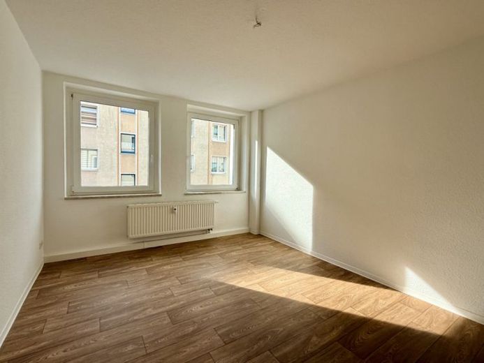 Bright 3-room apartment on the 1st upper floor – Photo 1