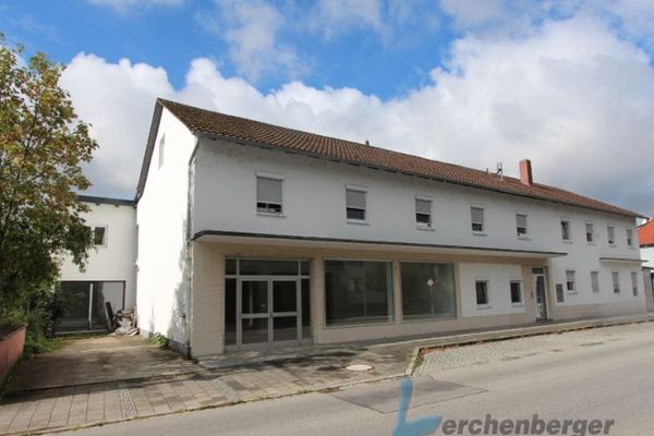Wohn- und Geschäftshaus in günstiger Lage von Wallersdorf
