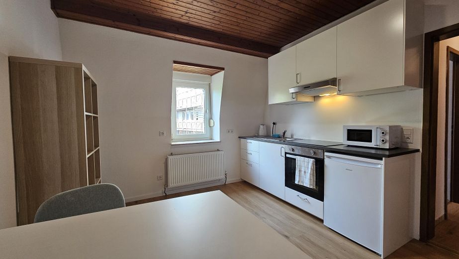 Moderno appartamento arredato di 2 locali a Fürth - PREZZO TUTTO INCLUSO – Küche
