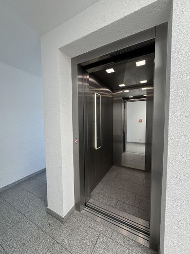 Exklusive 4-Zimmer-Penthouse-Wohnung in der Stadtmitte Offenburg – Aufzug