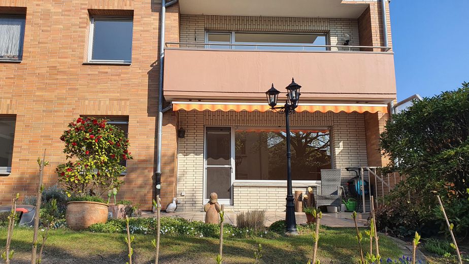 Rahm: garden apartment with house-in-house character – Terrasse rechts