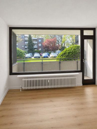 Première occupation après rénovation - appartement de 3 pièces au Schmölderpark – Wohnzimmer