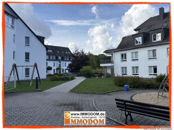 Zwickau-Weißenborn’da harika ÇATI TERASLI, YENİ TADİL EDİLMİŞ 3 odalı çatı katı dairesi kiralık! – Fotoğraf 1