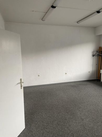Sahibinden; Rhade merkezinde doğrudan ofis alanları – Fotoğraf 4