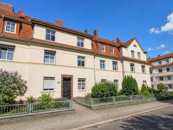 Einziehen und wohlfühlen – gepflegte 2-Raumwohnung mit Einbauküche in Burg – फोटो 1