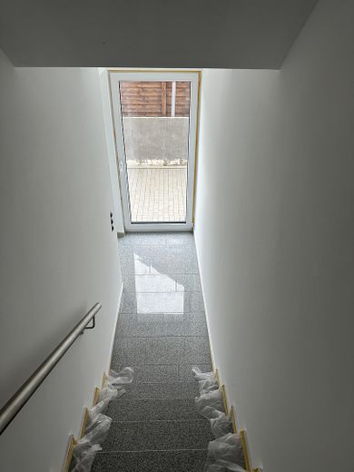 Premium 3-Zimmer-Maisonette-Wohnung mit offener Wohn-Ess-Küche, Dachterrasse & Fußbodenheizung – EG Eingangsbereich