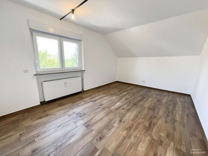 Renovated 3-room apartment with balcony in Ebersdorf! – Photo 1