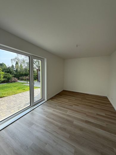 Wonen in het groen en toch dicht bij Dresden – hoogwaardige 3-kamerwoning met terras. – Foto 11