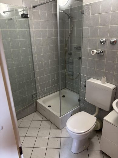 Neubezug nach Renovierung 4er-WG in der Oststadt – zentral, uninah, gemütlich – Bad 2