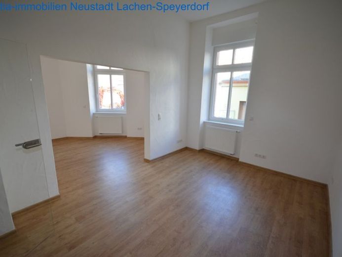 Eine wunderschoene Altbauwohnung in zentraler Stadtlage. – Foto 1
