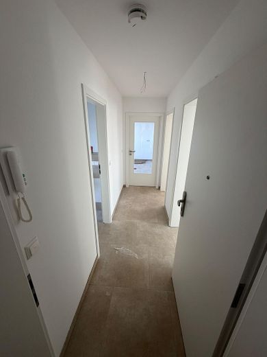 2-3 Zimmer Wohnungen: Erstbezug nach Kernsanierung – Moderne Wohnungen in zentraler Lage von Lehrte – Flur DG links