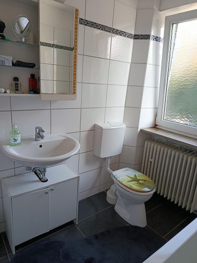 Zweifamilienhaus in Toplage, Ruheoase mit Pool am Stadtrand von Friedberg/Augsburg, Hochzoll – Bad Obergeschoß