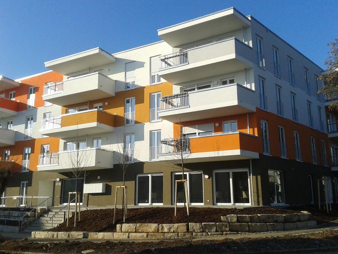 Herrliche 2-Zimmerwohnung im Betreuten Wohnen / Gute Kapitalanlage oder Selbstnutzung – Aussenansicht (Süden)