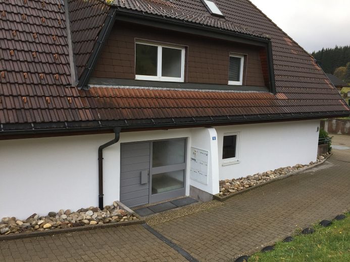 Bubenbach - Schöne 3- Zimmer Erdgeschosswohnung zu vermieten (4) (ID142) – Eingangsbereich