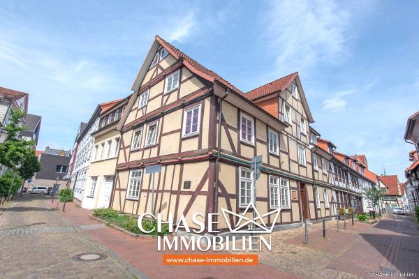 Zentrales 7-Parteien-Mehrfamilienhaus in der Hamelner Innenstadt - Historisch &amp; Rentabel vermieten!