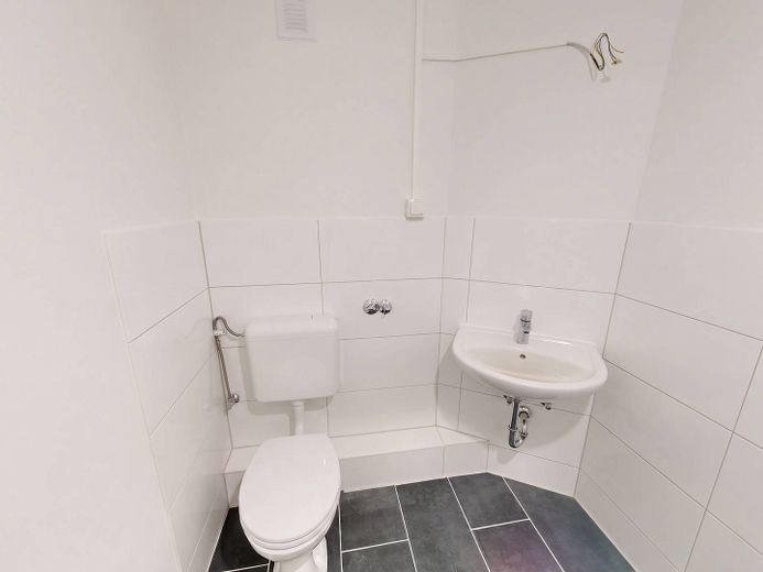 Appartement moderne de 2 pièces avec BALCON – Ansicht II: Bad