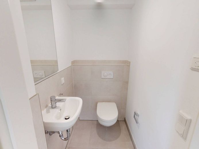 First occupancy: Ultra-modern 3-room new-build apartment with fitted kitchen and loggia in eastern Nuremberg – Gäste-WC