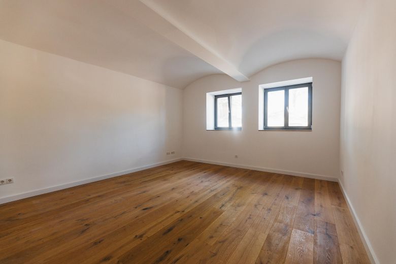 2-pokojowe mieszkanie na parterze 49m² odpowiednie dla osób starszych w Buckau – doskonale wyposażone – Raum 1